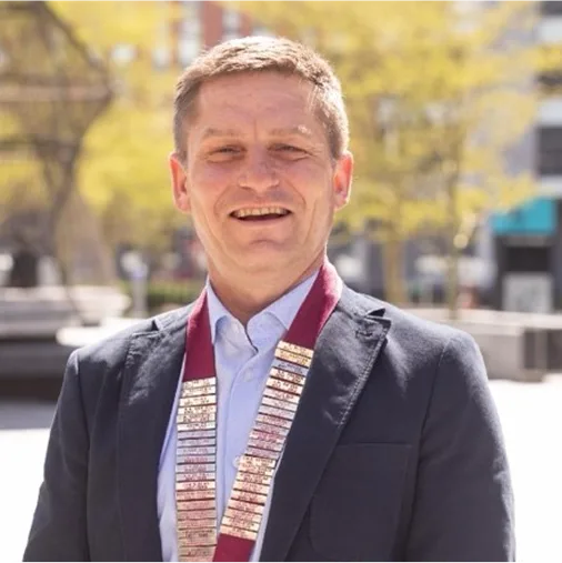 Official institutional portrait of Prof. Leonard Marais